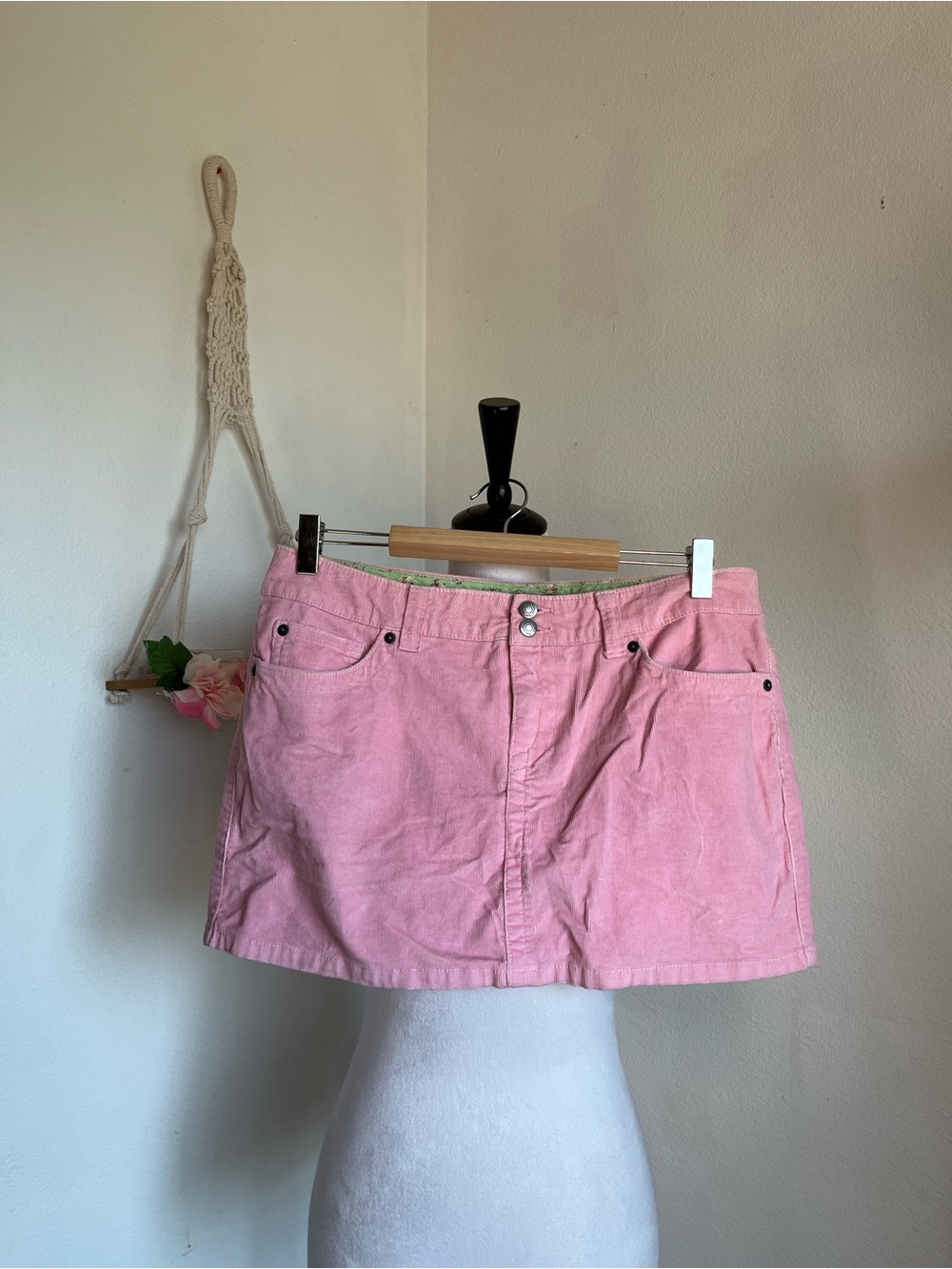 Y2K Women’s Pink Corduroy Mini Skirt size 9